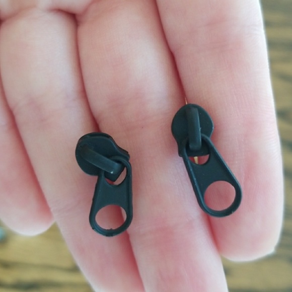 Black Zipper Earrings - Picture 4 of 4